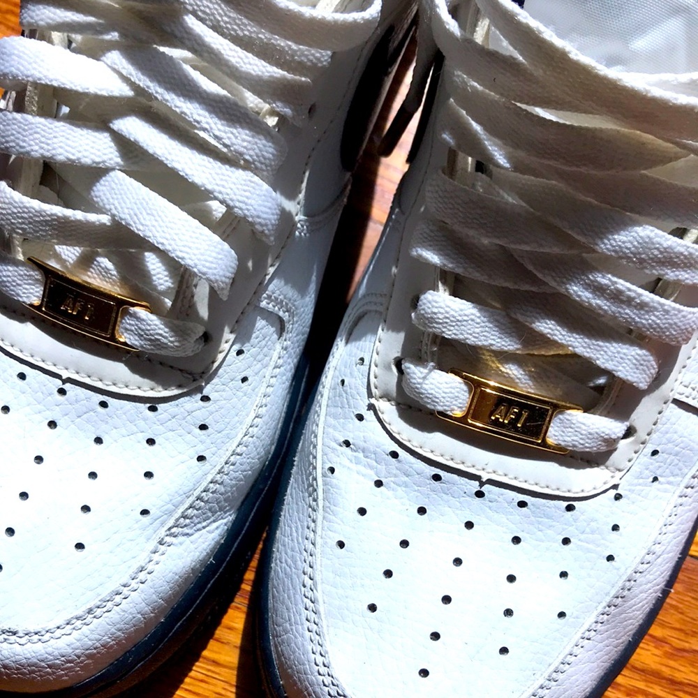 Like new “use flag low-air force 1 , 1’07s